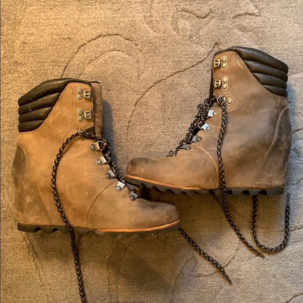 Sorel wedge boots